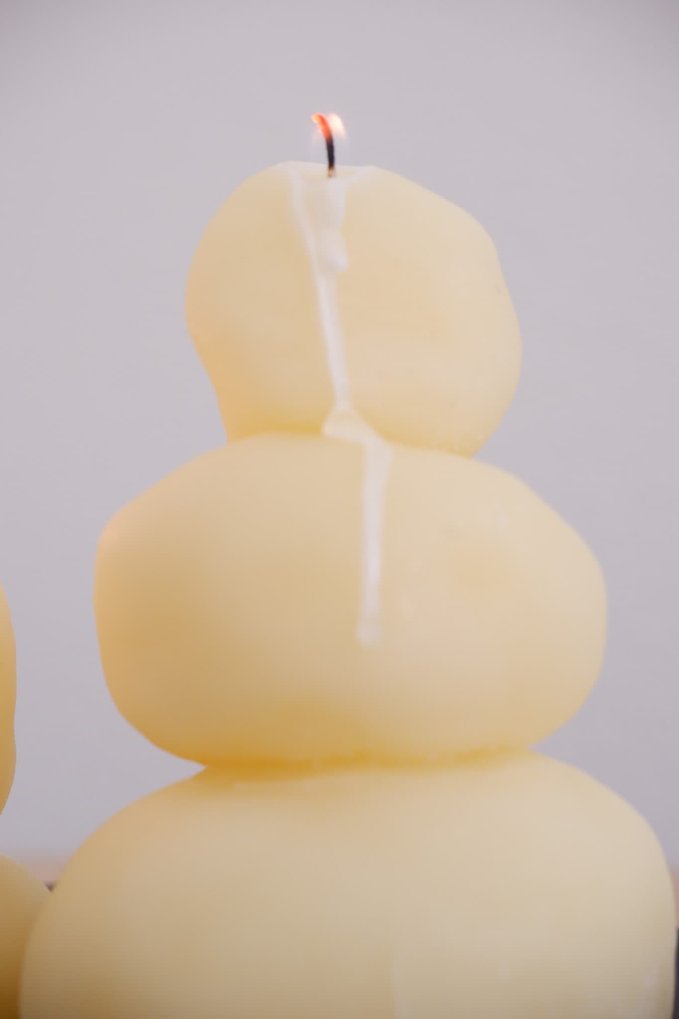 lon-candle-white