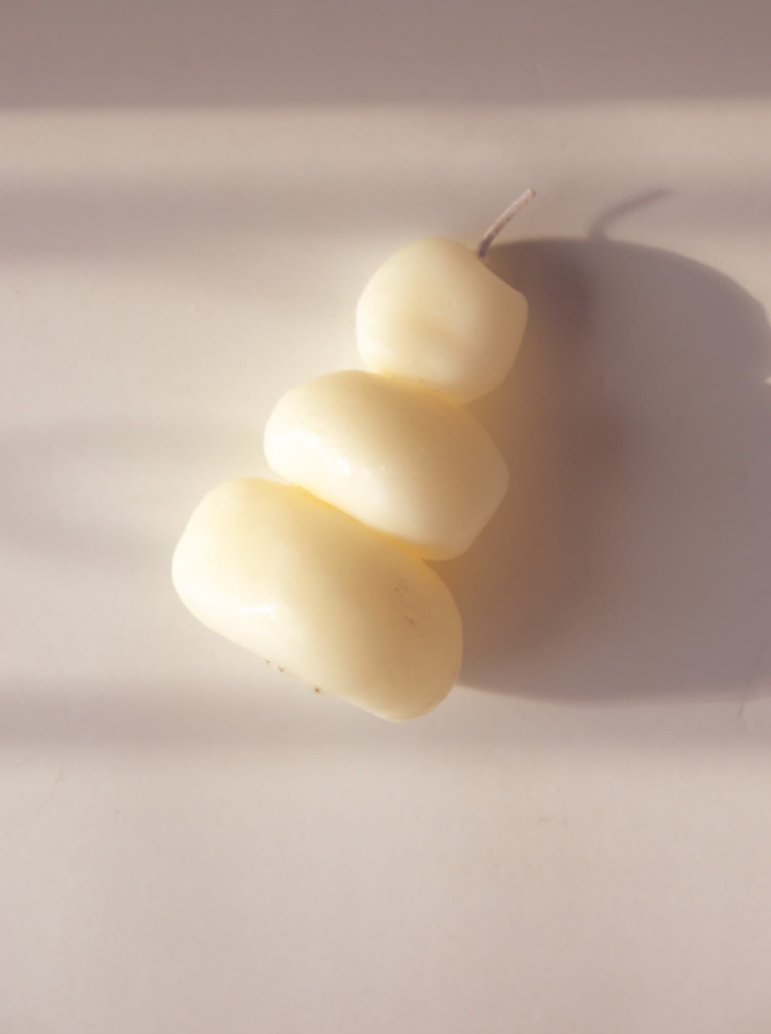 lon-candle-white